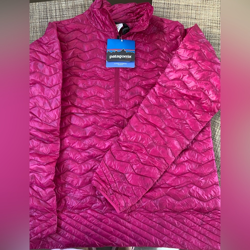 Patagonia Women’s ultra light down shirt
